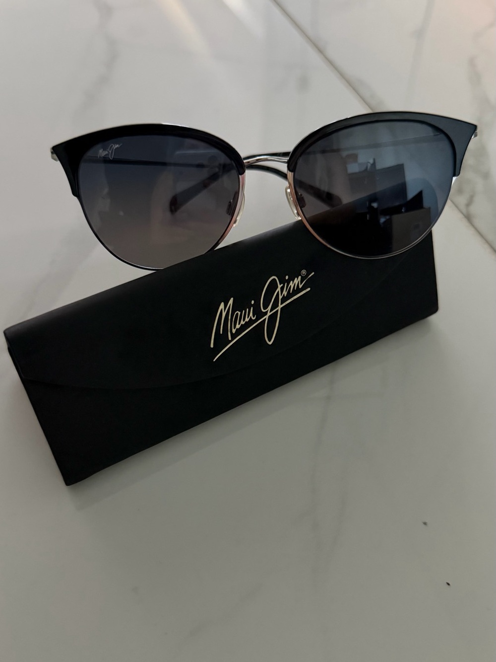 Maui Jim Women's Cat-Eye Sunglasses Black Frame with Gradient Lenses